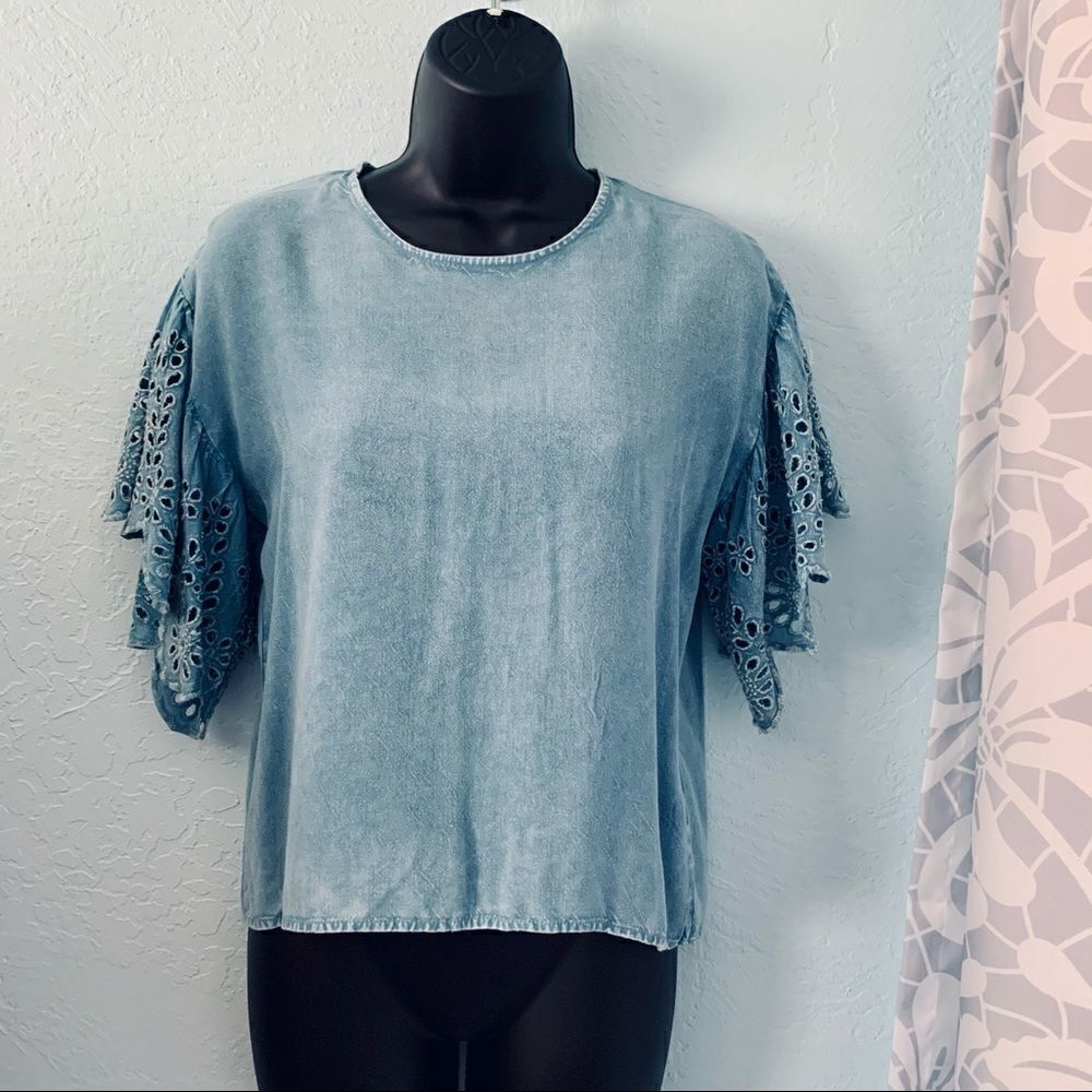 Style Envy Blue Denim Chambray Eyelet Top Size Small